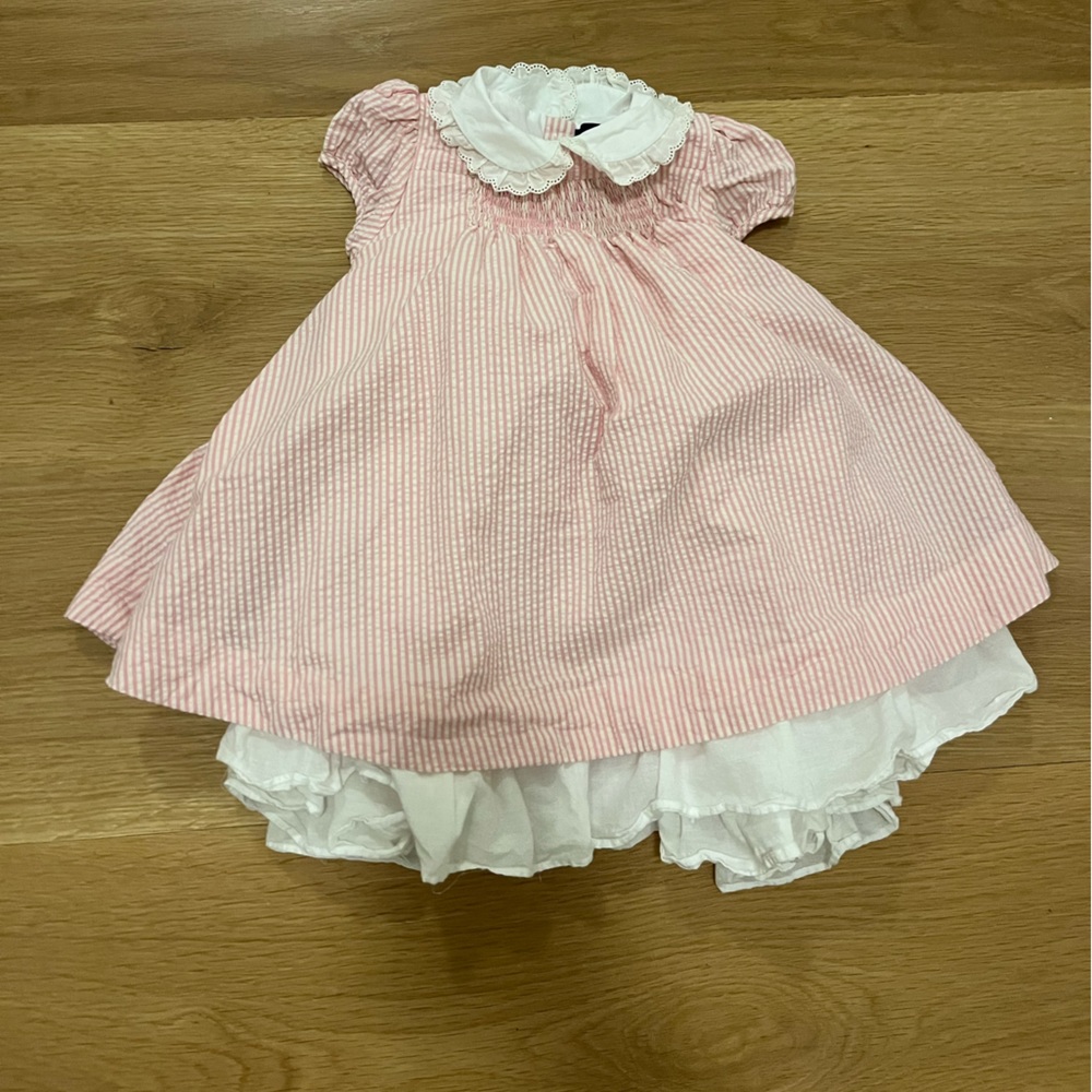 Ralph Lauren Seersucker Dress. Pink and white. 12 months. Perfect for Spring!